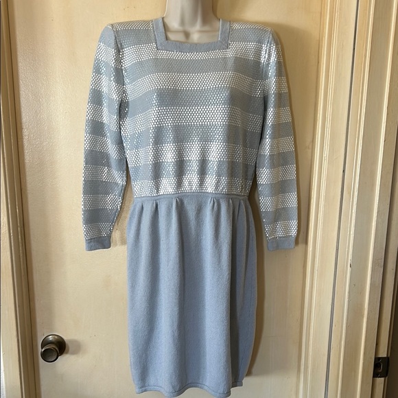 St John by Marie Grey Vintage Santana light blue knit with sparkle size 10 - Picture 1 of 14